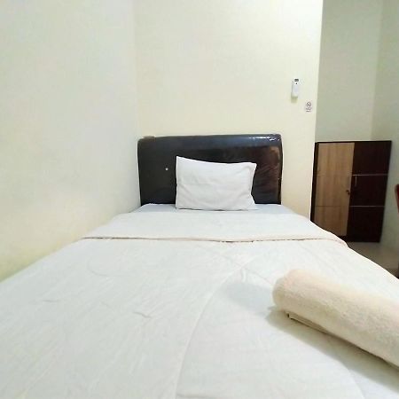 Homestay Danesti Syariah Near Bandara Sultan Hasanuddin Makassar Exterior foto