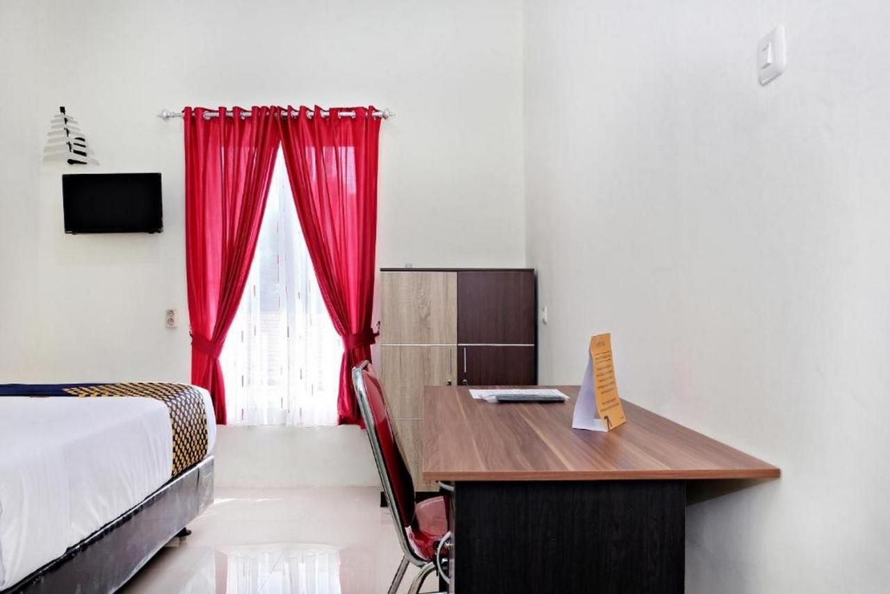 Homestay Danesti Syariah Near Bandara Sultan Hasanuddin Makassar Exterior foto