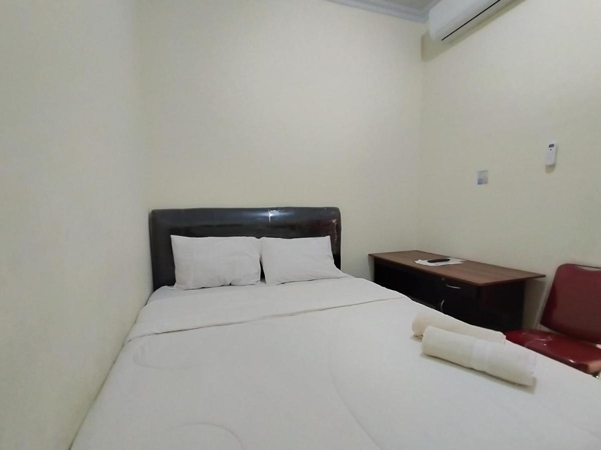 Homestay Danesti Syariah Near Bandara Sultan Hasanuddin Makassar Exterior foto