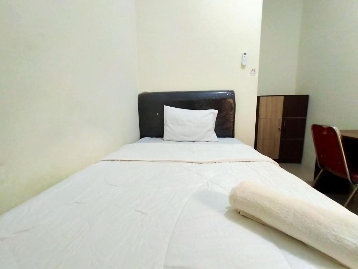 Homestay Danesti Syariah Near Bandara Sultan Hasanuddin Makassar Exterior foto