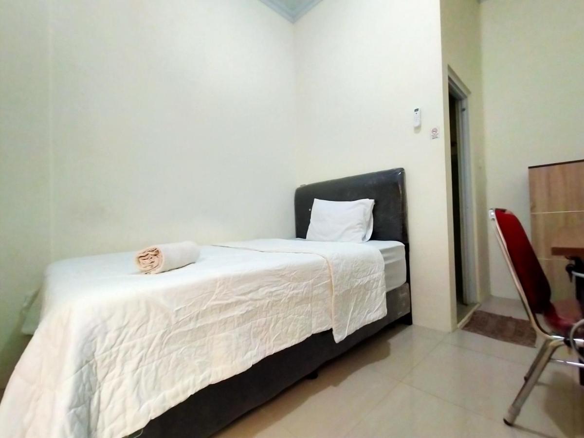 Homestay Danesti Syariah Near Bandara Sultan Hasanuddin Makassar Exterior foto