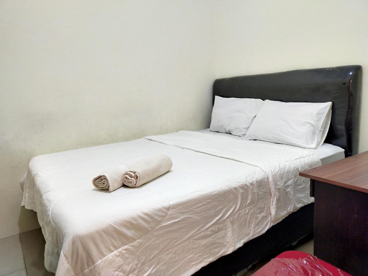 Homestay Danesti Syariah Near Bandara Sultan Hasanuddin Makassar Exterior foto