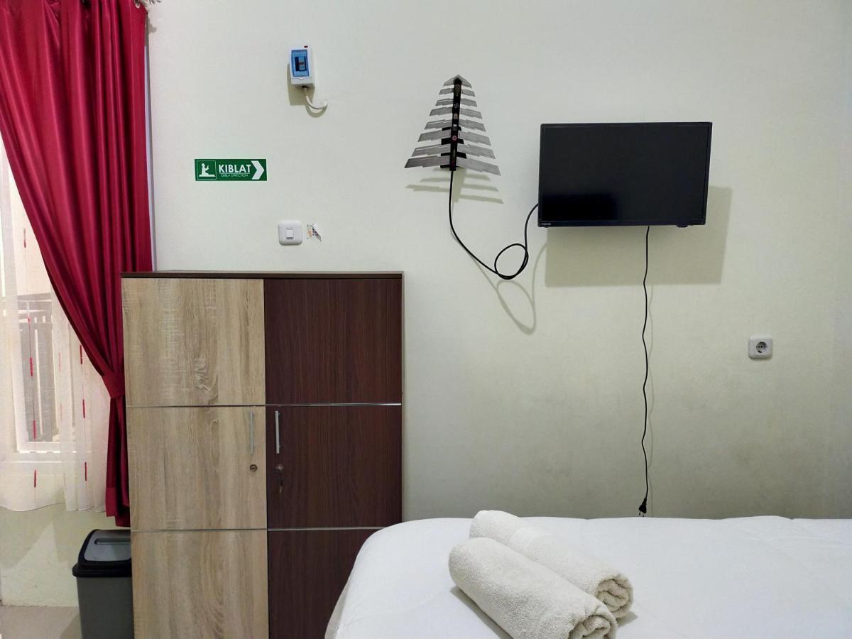 Homestay Danesti Syariah Near Bandara Sultan Hasanuddin Makassar Exterior foto