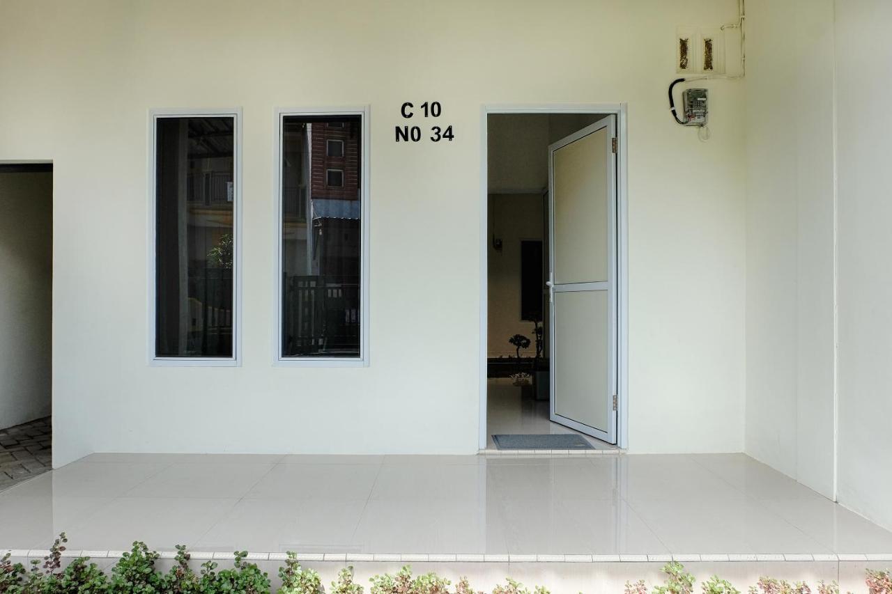 Homestay Danesti Syariah Near Bandara Sultan Hasanuddin Makassar Exterior foto