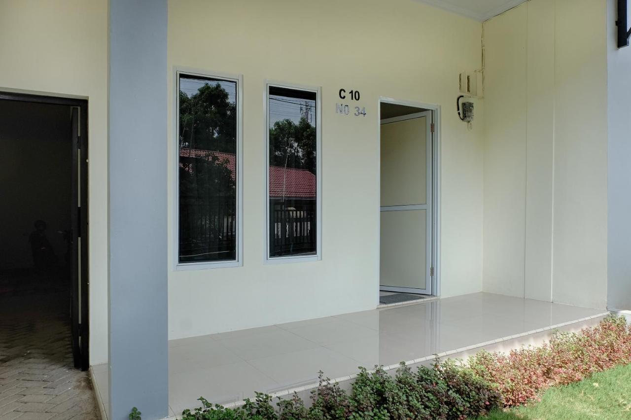 Homestay Danesti Syariah Near Bandara Sultan Hasanuddin Makassar Exterior foto