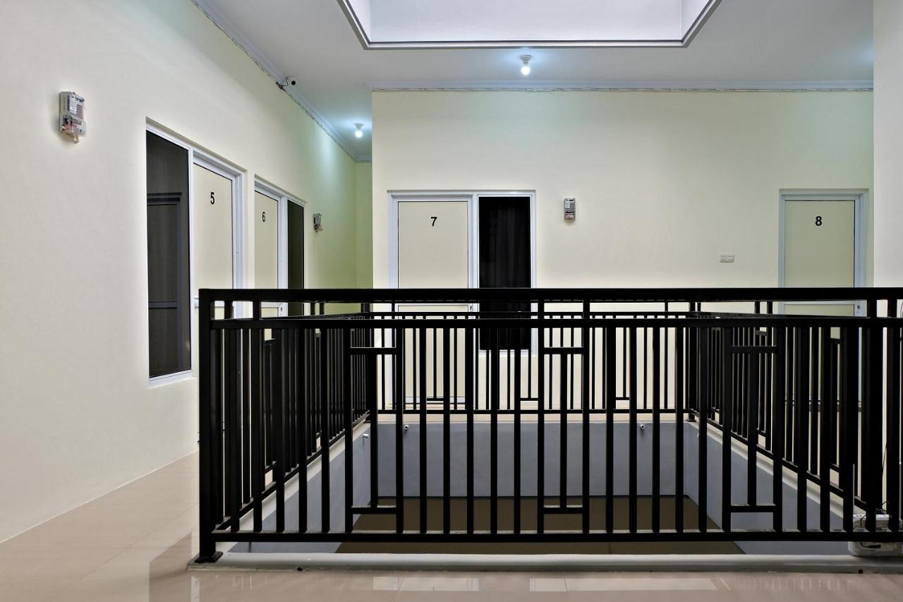 Homestay Danesti Syariah Near Bandara Sultan Hasanuddin Makassar Exterior foto
