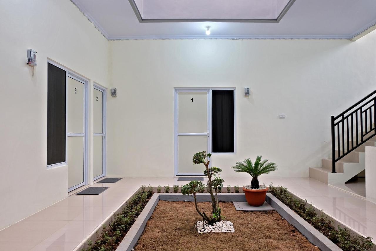 Homestay Danesti Syariah Near Bandara Sultan Hasanuddin Makassar Exterior foto